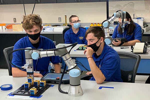 Cobots in Classrooms: Universal Robots Gets Endorsements From Ohio Department of Education ARM - Robotics 24/7